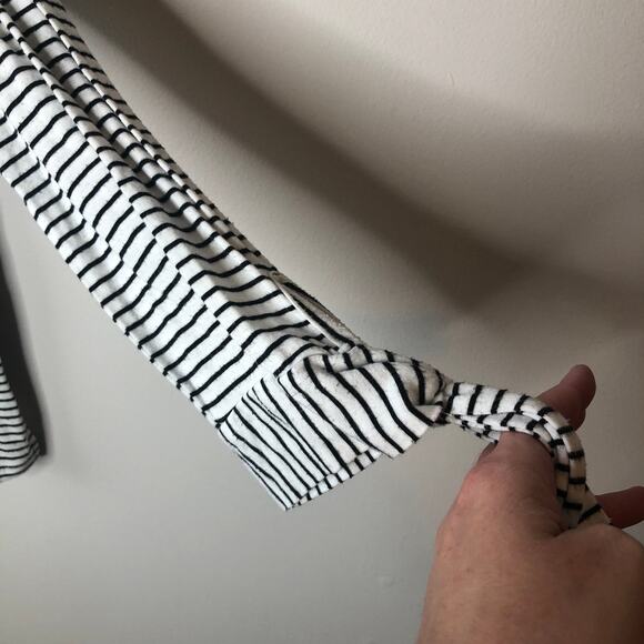 Striped White and Black Long Sleeves Tie Knot Shirt Top Size Medium - Picture 7 of 9